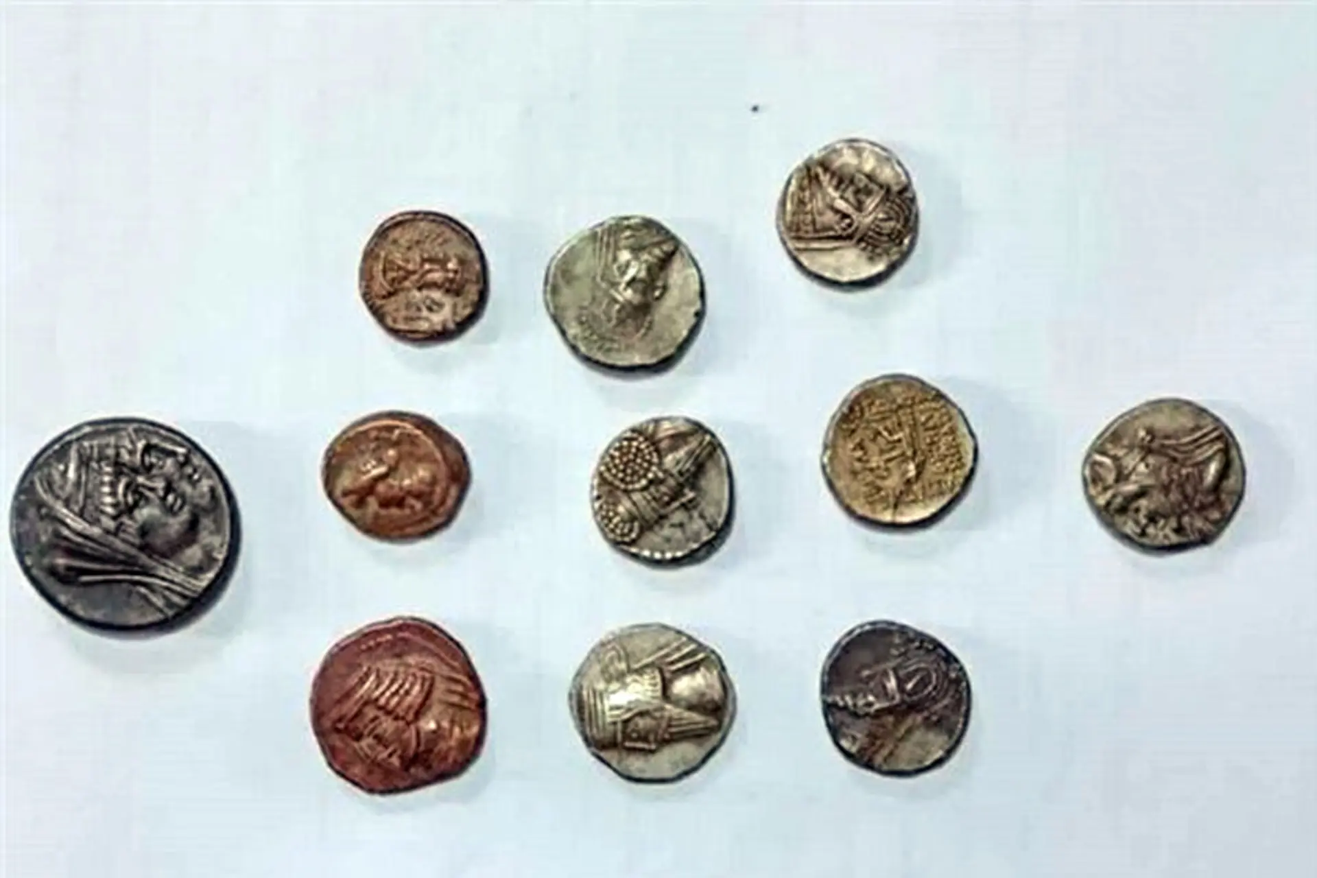 کشف سکه اشکانی در خرم آباد