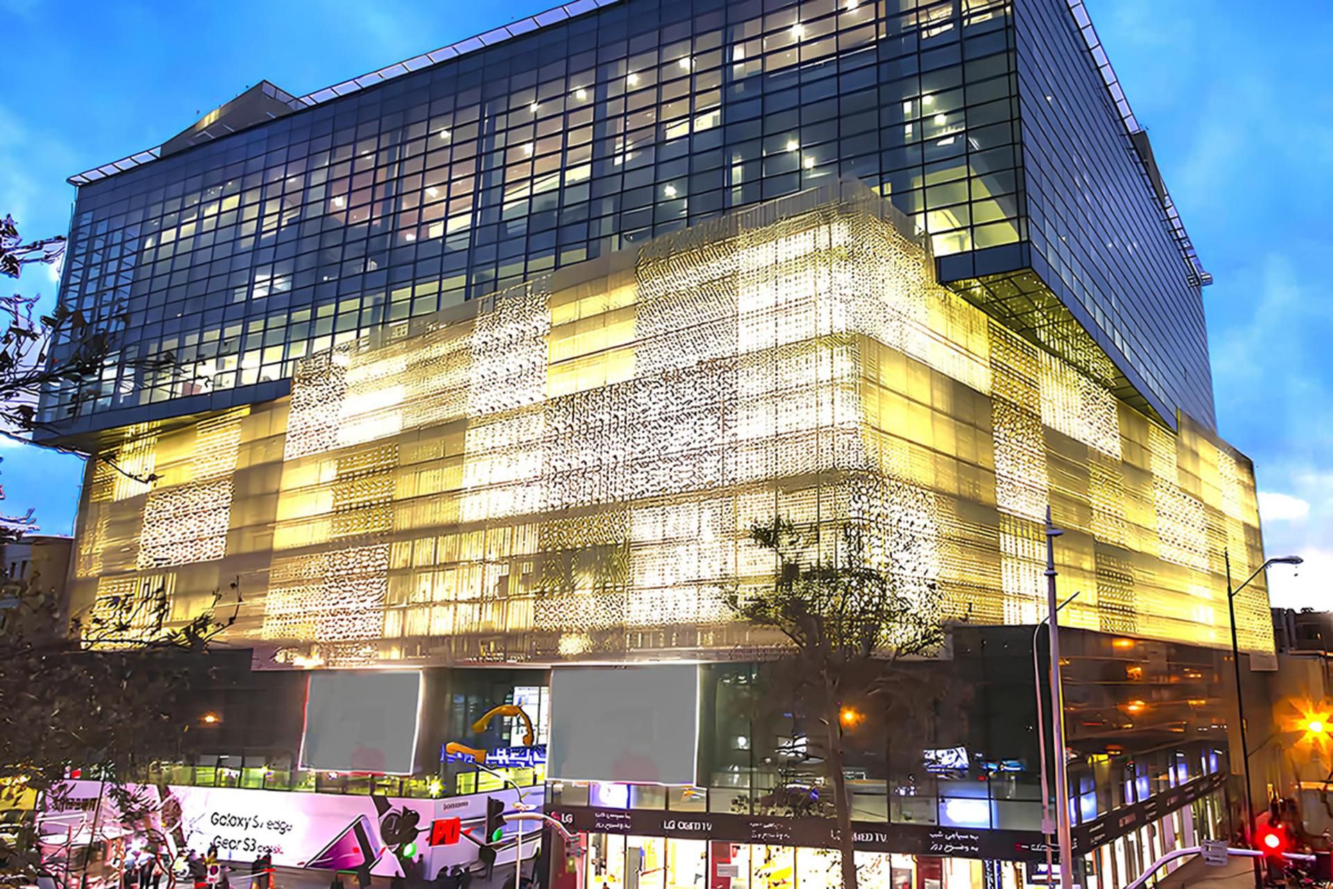 پاساژ چارسو تهران در شب