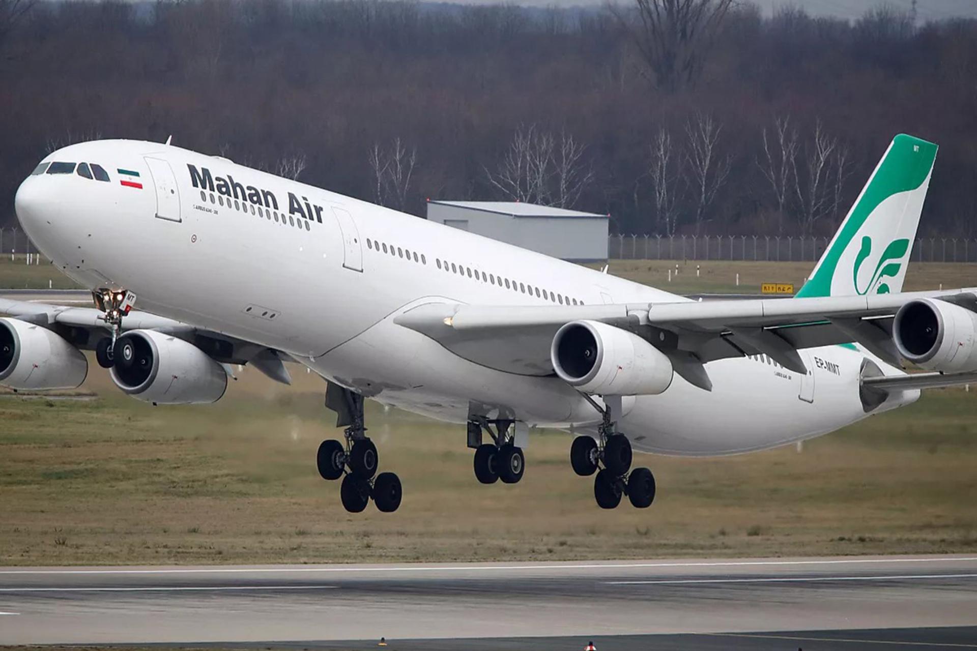 پرواز ماهان ایر روی باند فرودگاه