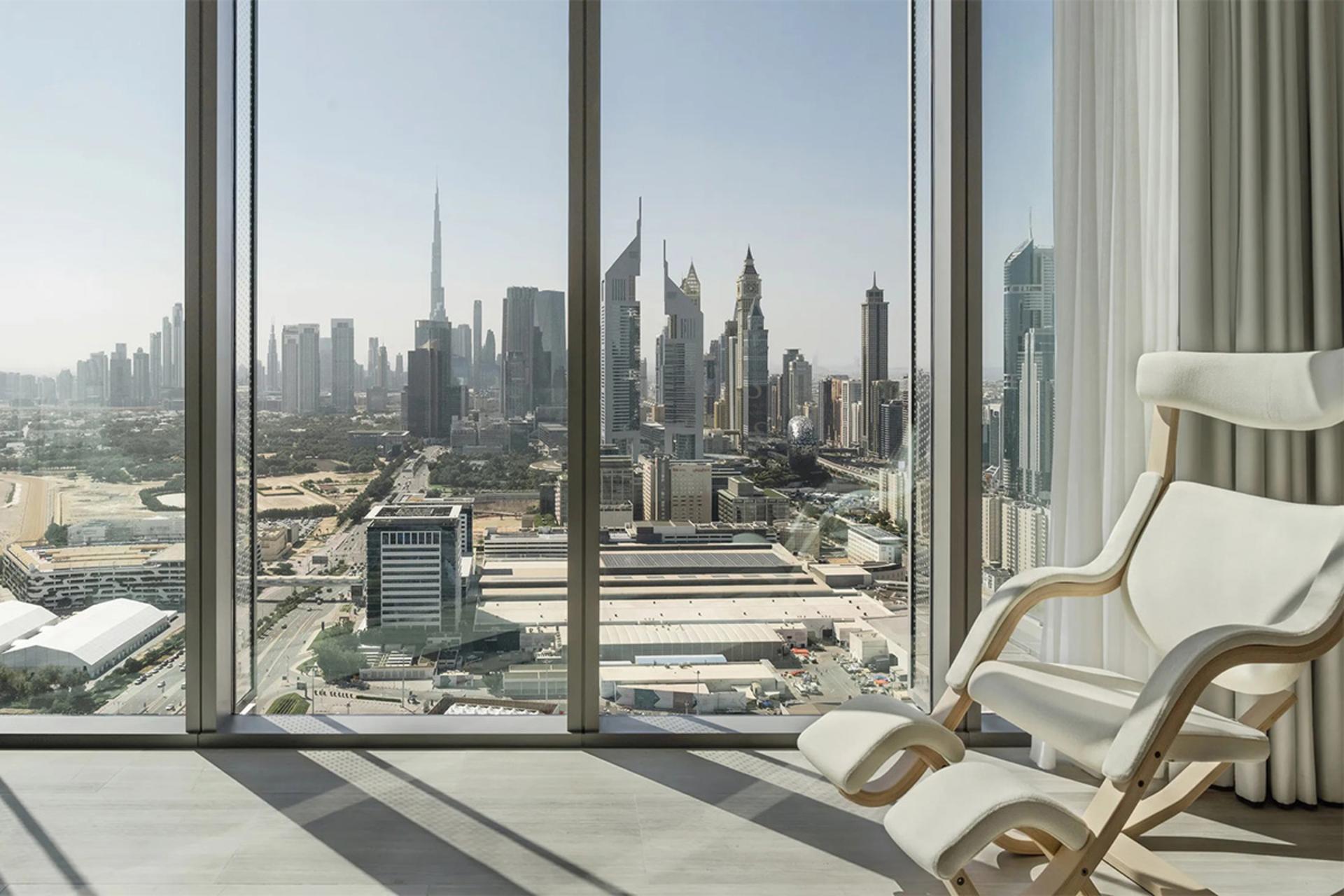 اتاق سیرو وان زعبیل رو به چشم انداز شهر دبی