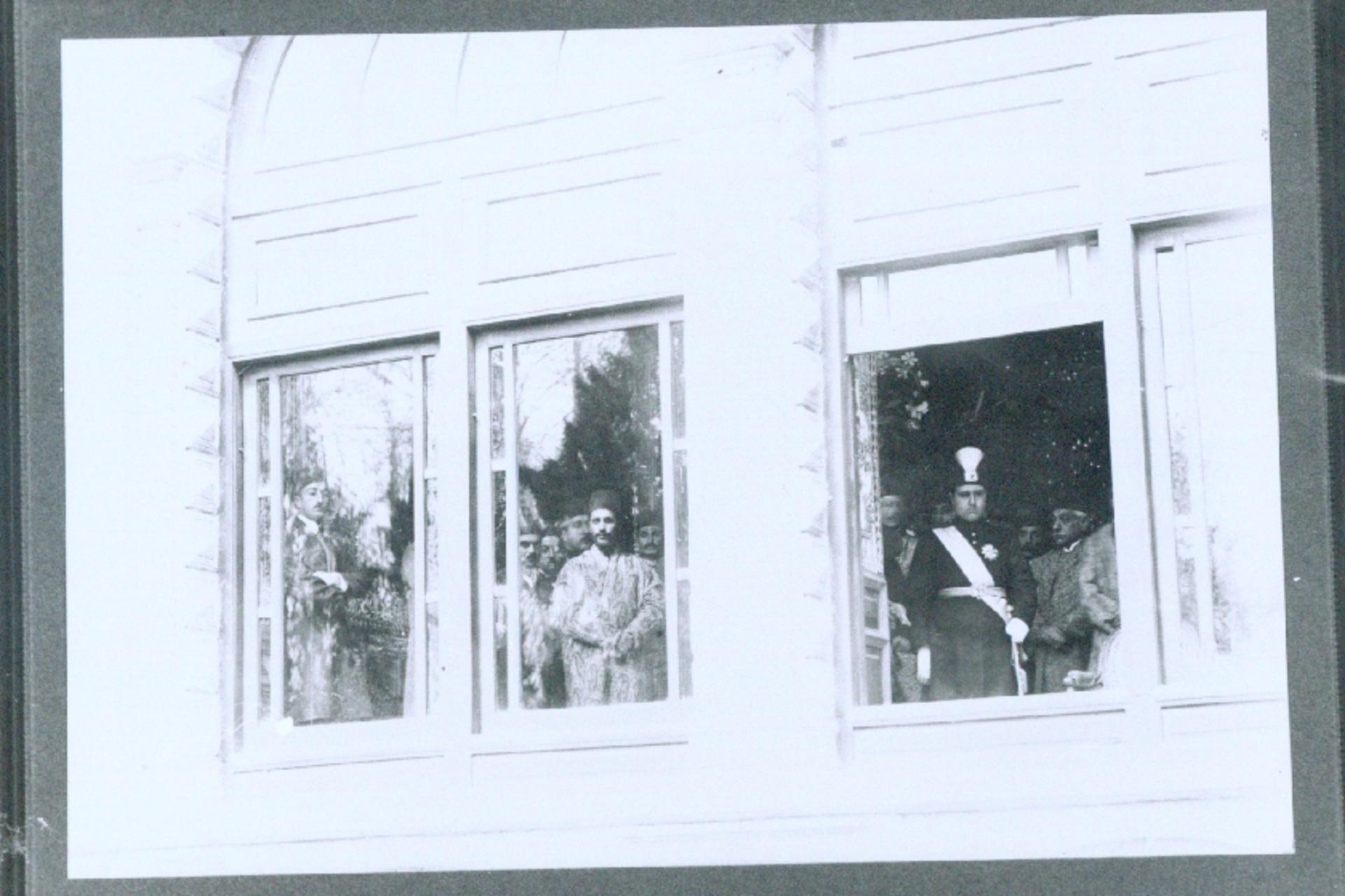 احمدشاه پشت پنجره تاریخ؛ تصویری کمتر دیده‌شده از آخرین شاه قاجار