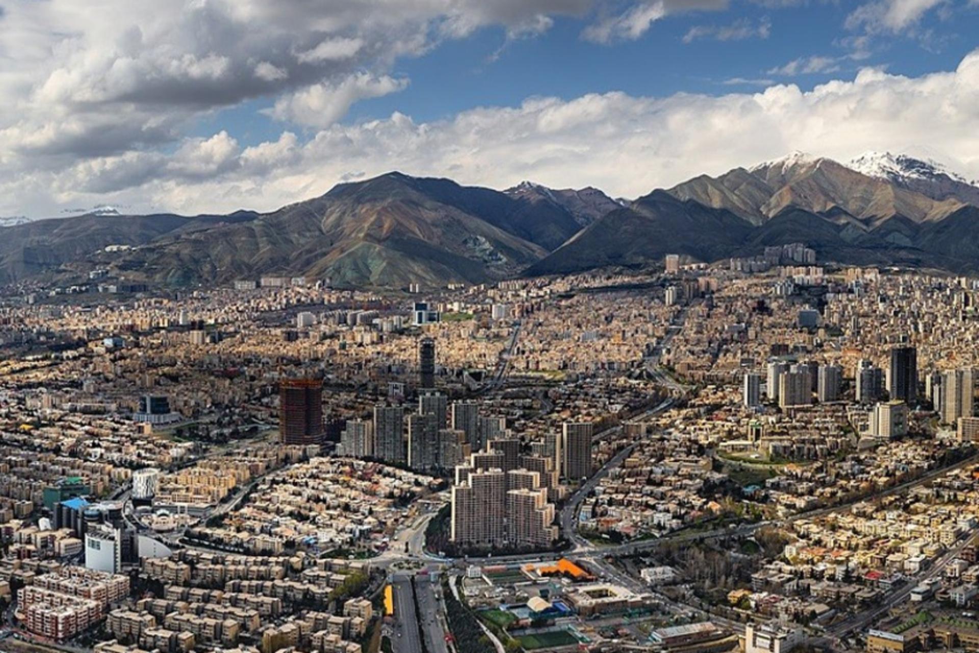 راهنمای کامل گردش شهری در تهران برای مسافران پرواز شیراز به تهران