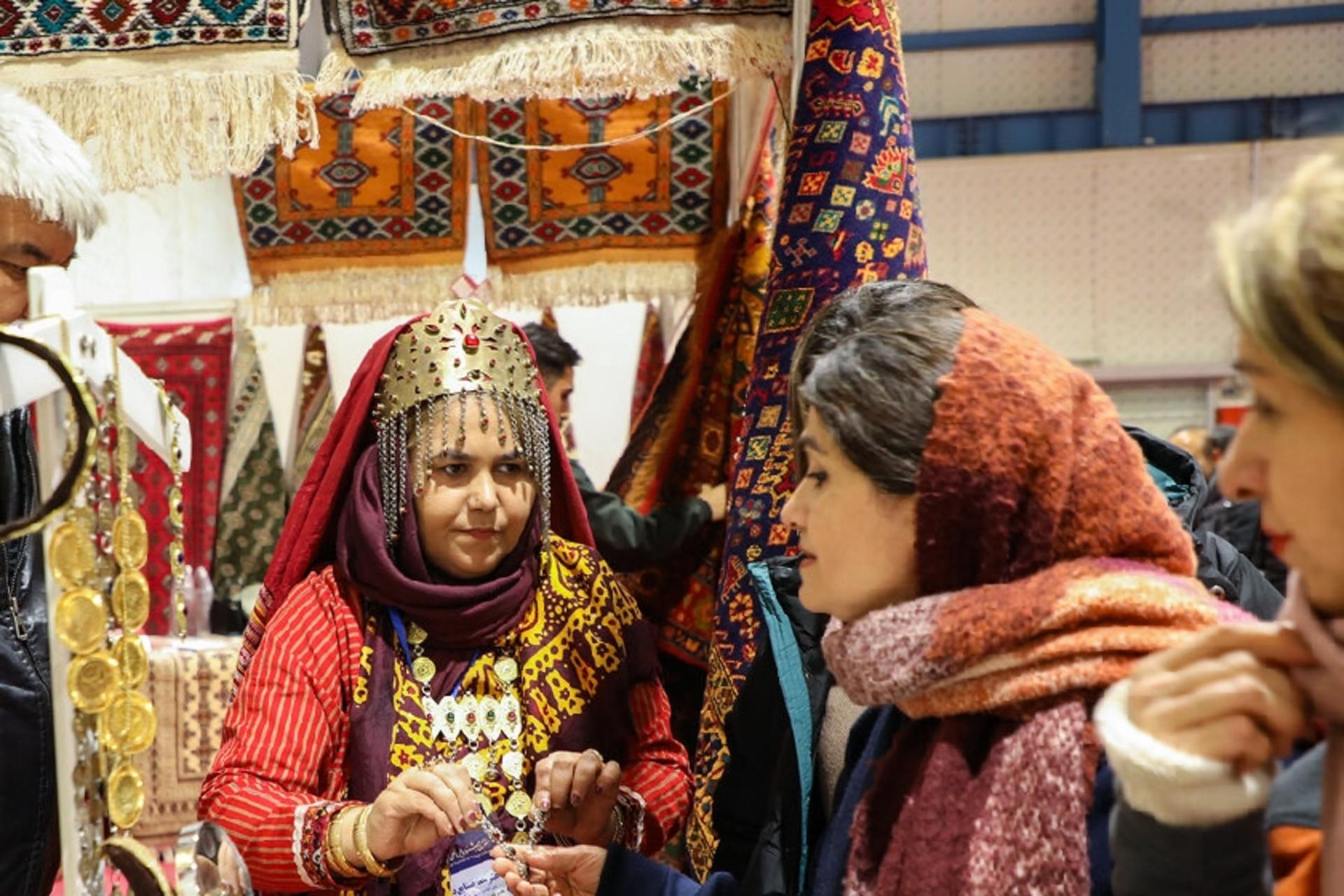 هفدهمین جشنواره اقوام ایرانی افتتاح شد