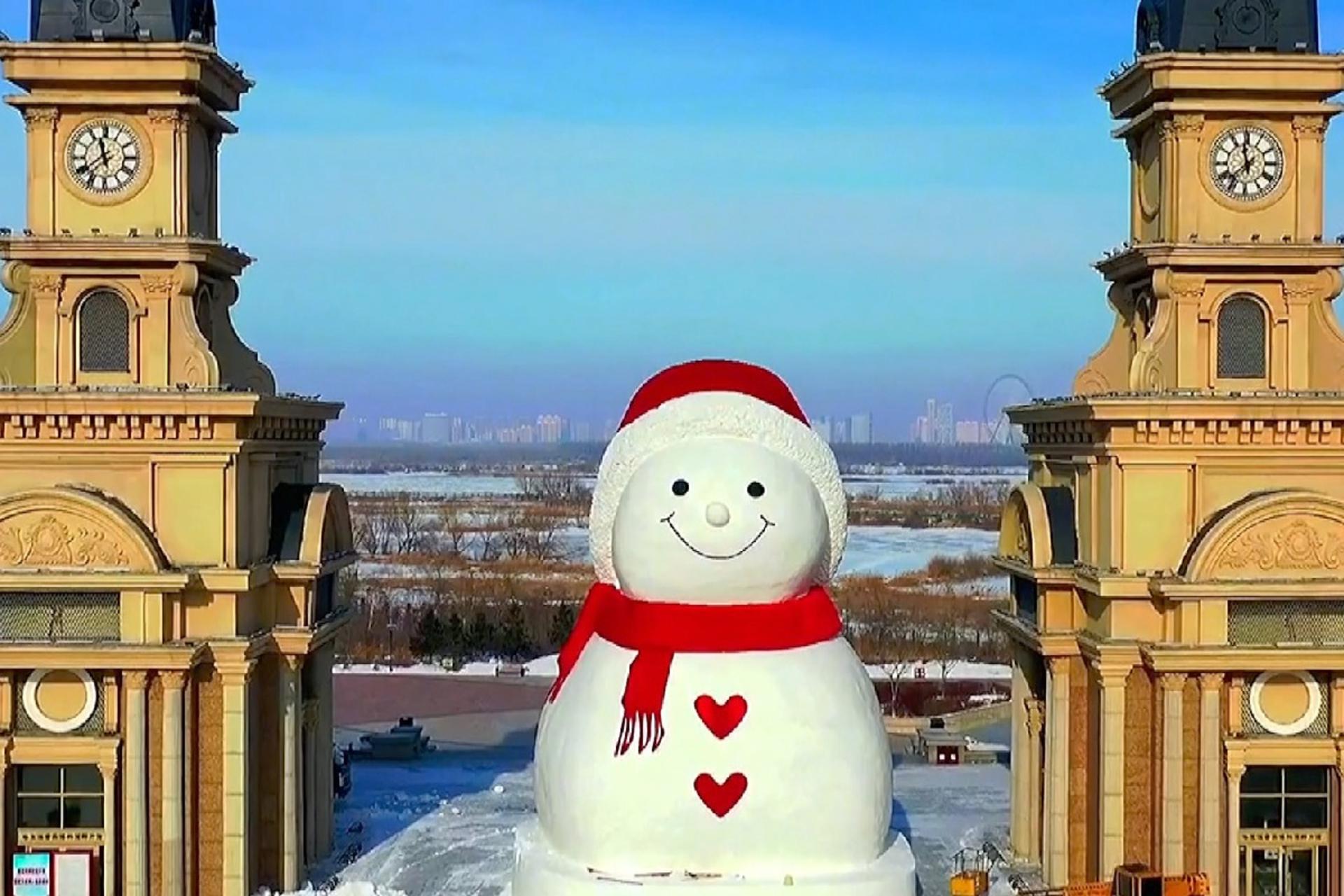 بزرگ‌ترین آدم‌ برفی سال ۲۰۲۵ کجاست؟