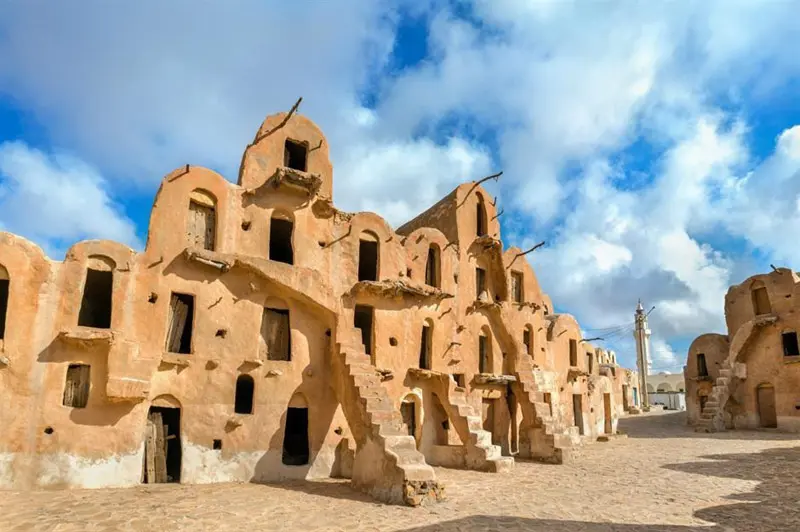 قلعه تطاوین، تونس زیر آسمان ابری