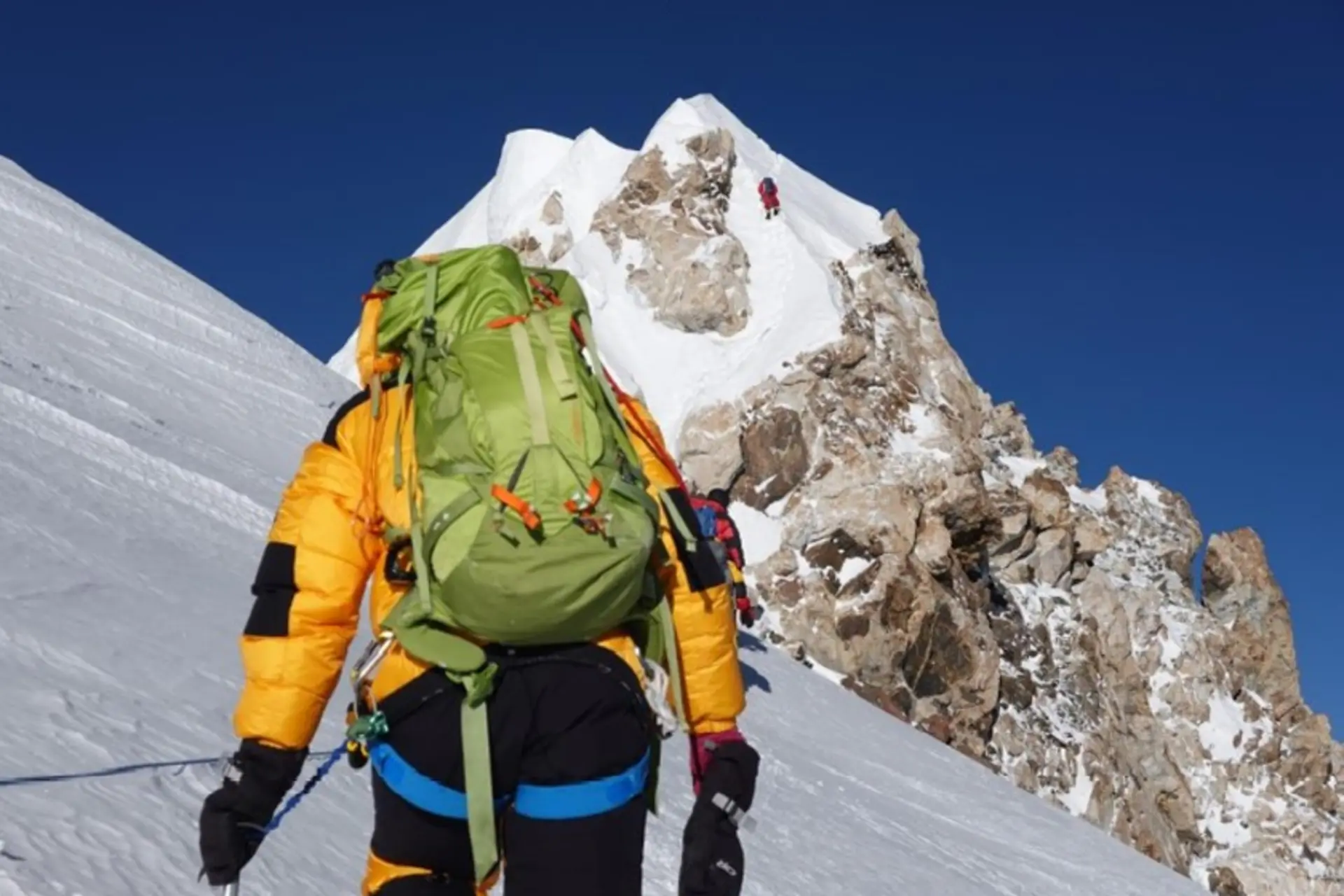 تیم امداد از نجات کوهنورد ایرانی ناامید شد