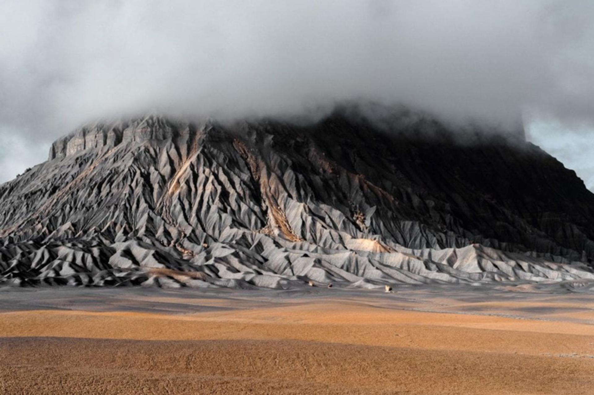 جادوی دست‌نخورده: نگاهی به چشم‌اندازهای غریب غرب
