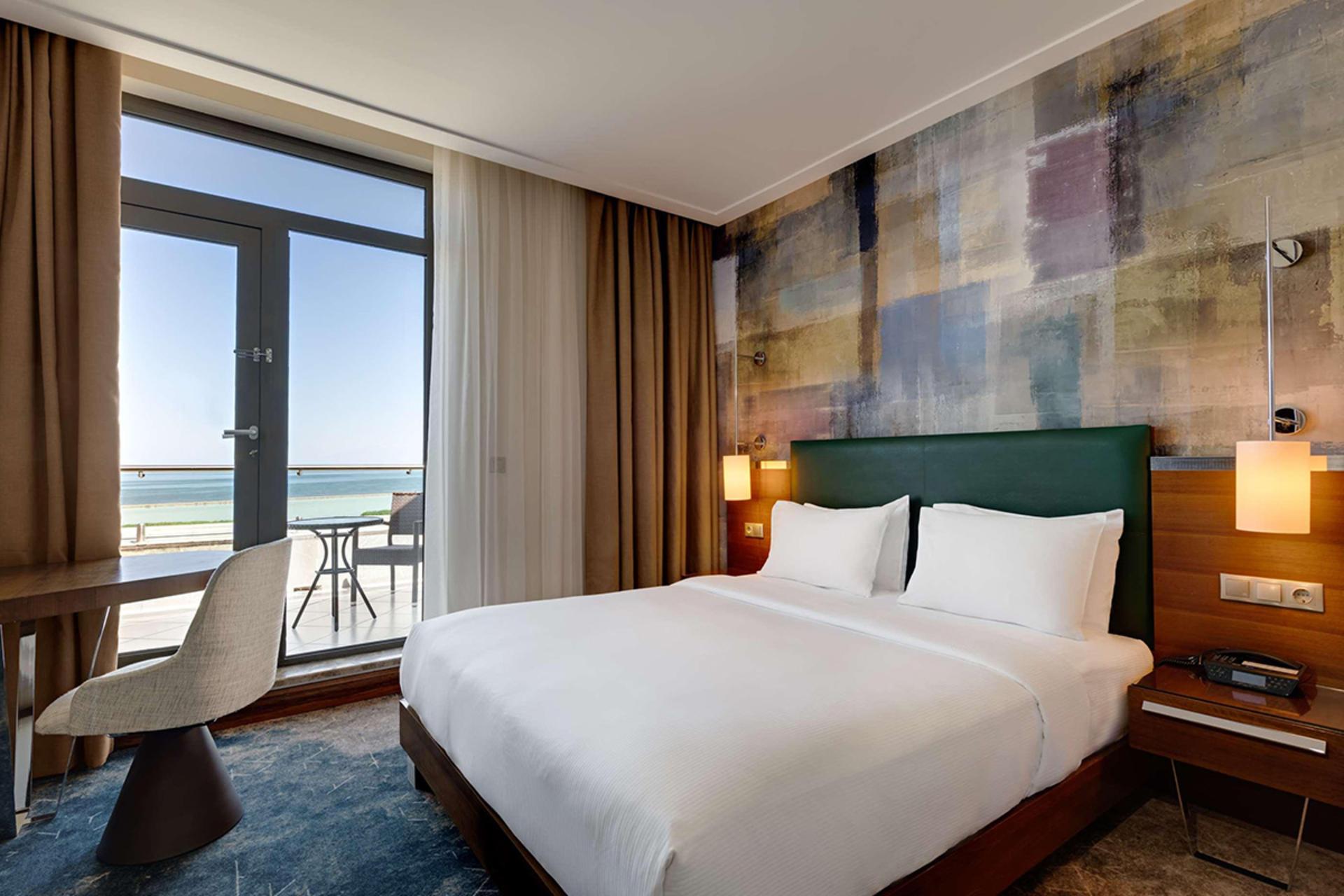 اتاق هتل هالدی وان رو به دریا