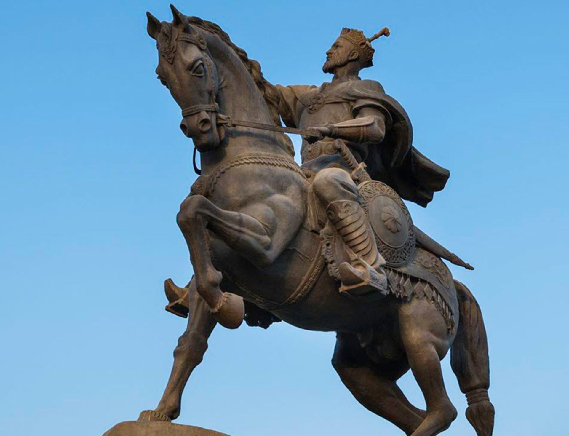 مجسمه تیمور لنگ سوار بر اسب