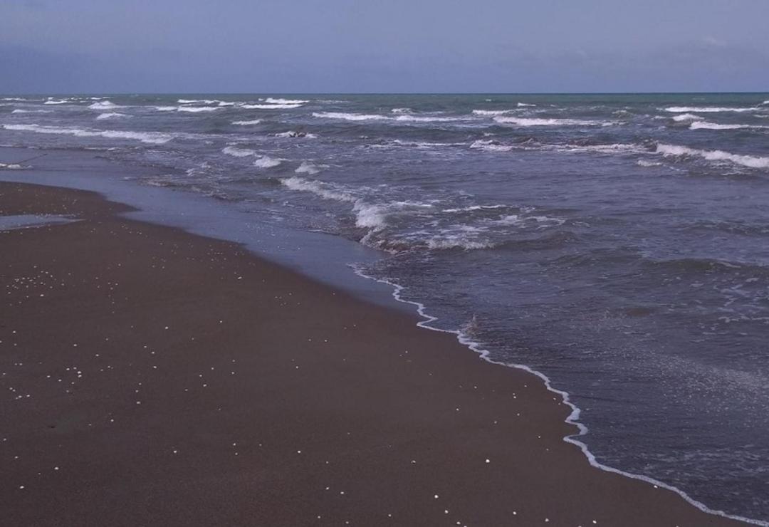 ساحل خلوت سرخرود در غروب
