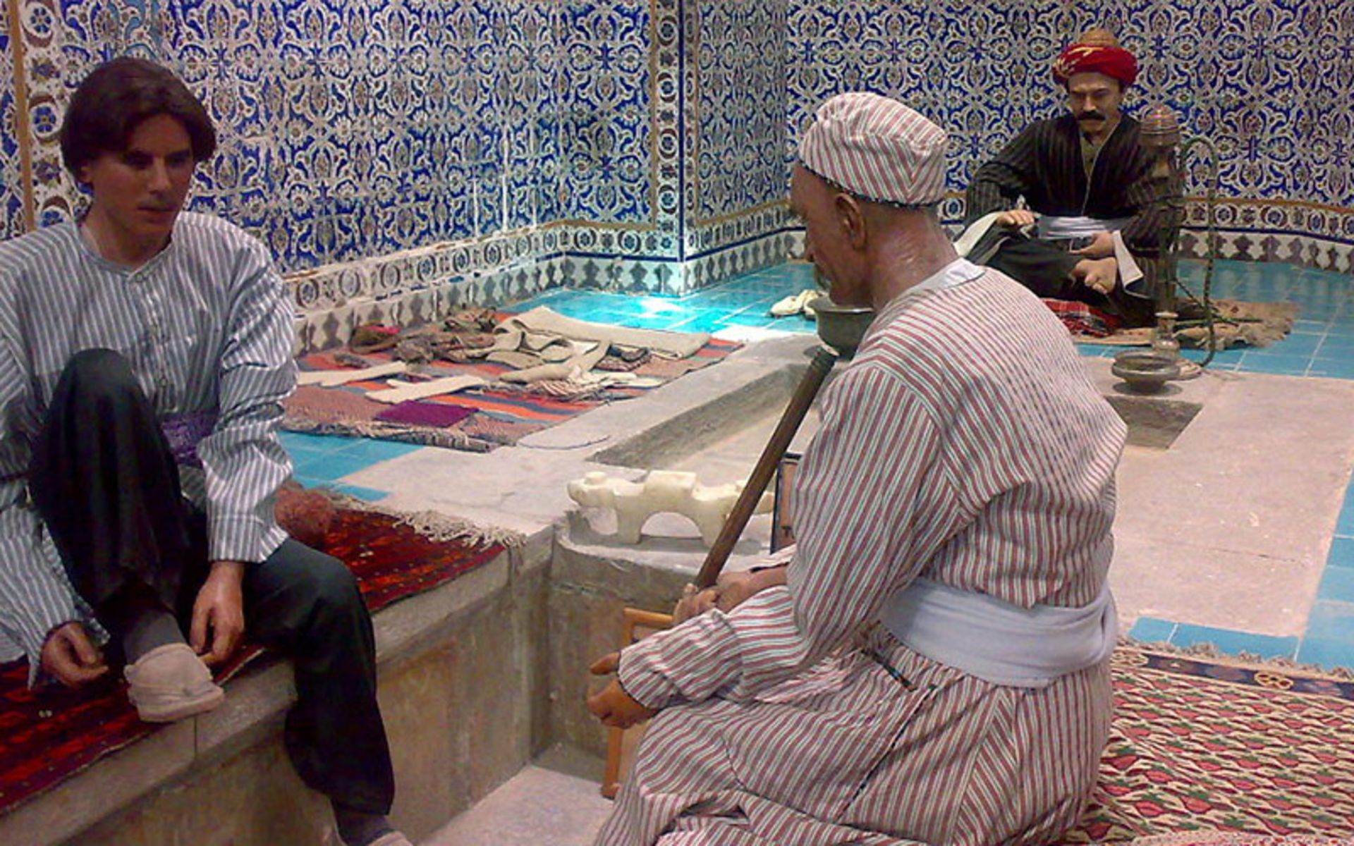 مجسمه های حمام گنجعلی خان