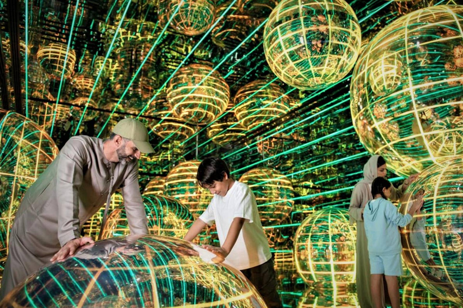 گردش خانوادگی در موزه آیا دبی