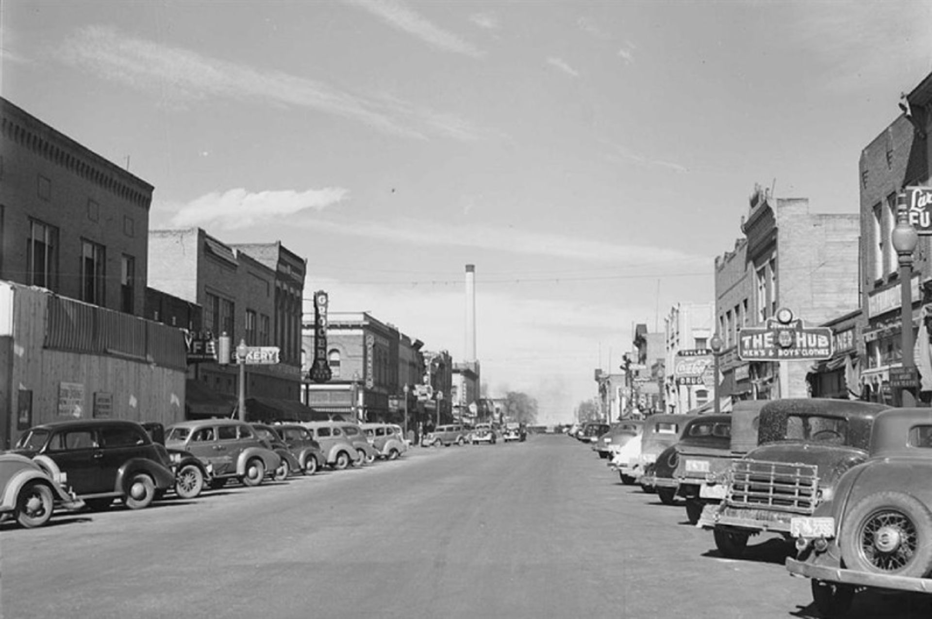 خودروها در خیابان دوم لارامی 