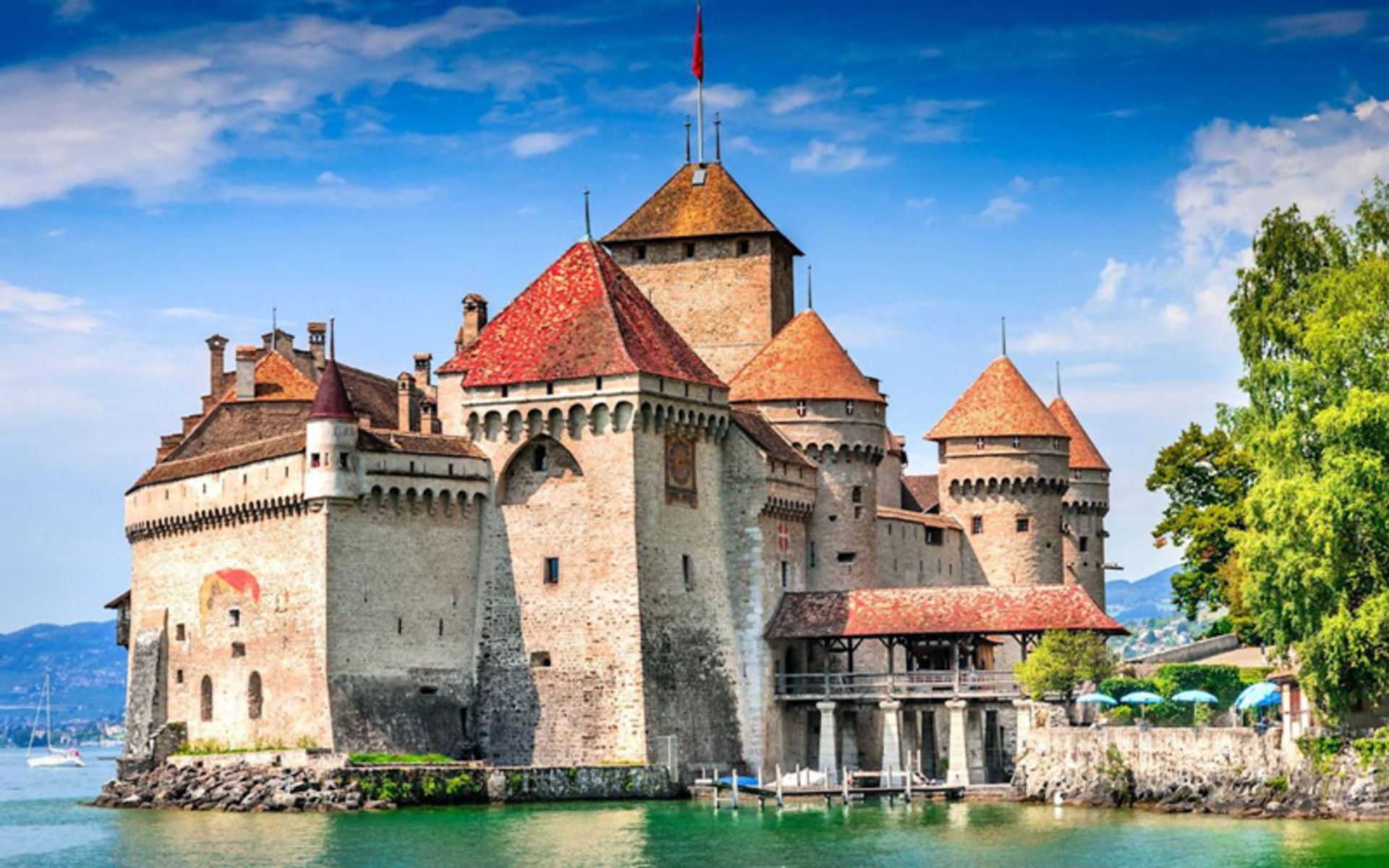 قلعه شیلون سوئیس کنار دریاچه