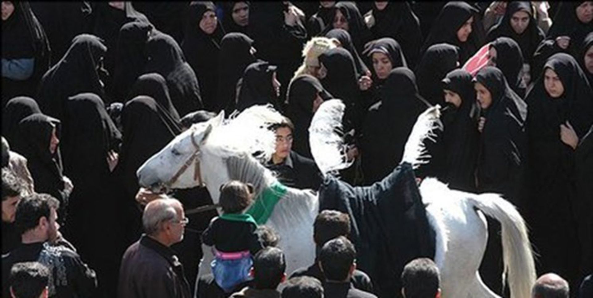 اسب نمادین محرم در میان زنان زیلایی
