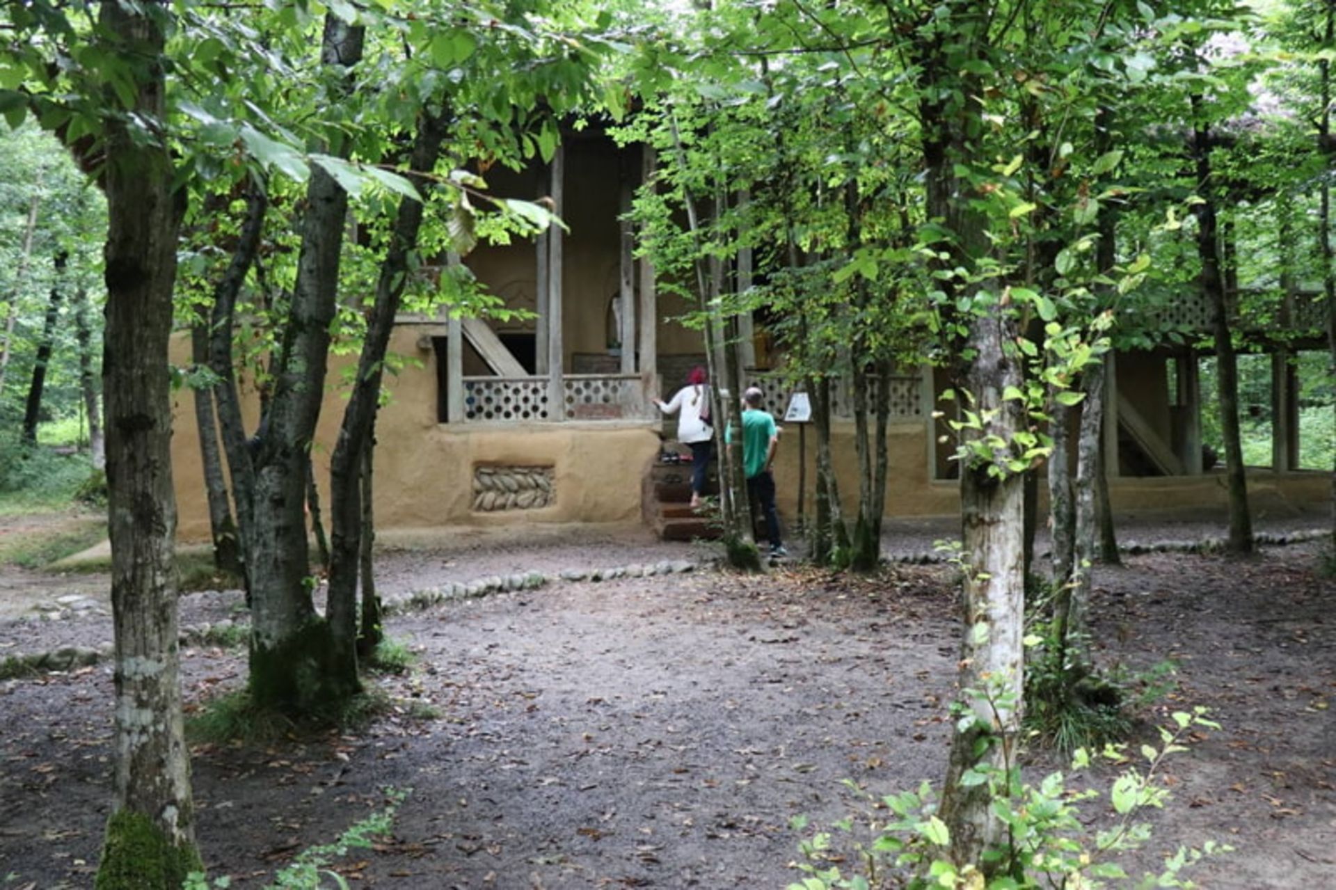 حضور گردشگران در موزه میراث روستایی گیلان