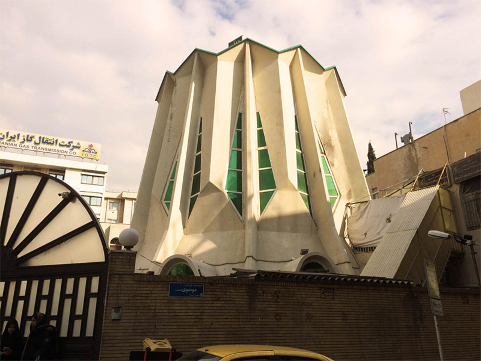 معماری مدرن مسجدالجواد هفت تیر