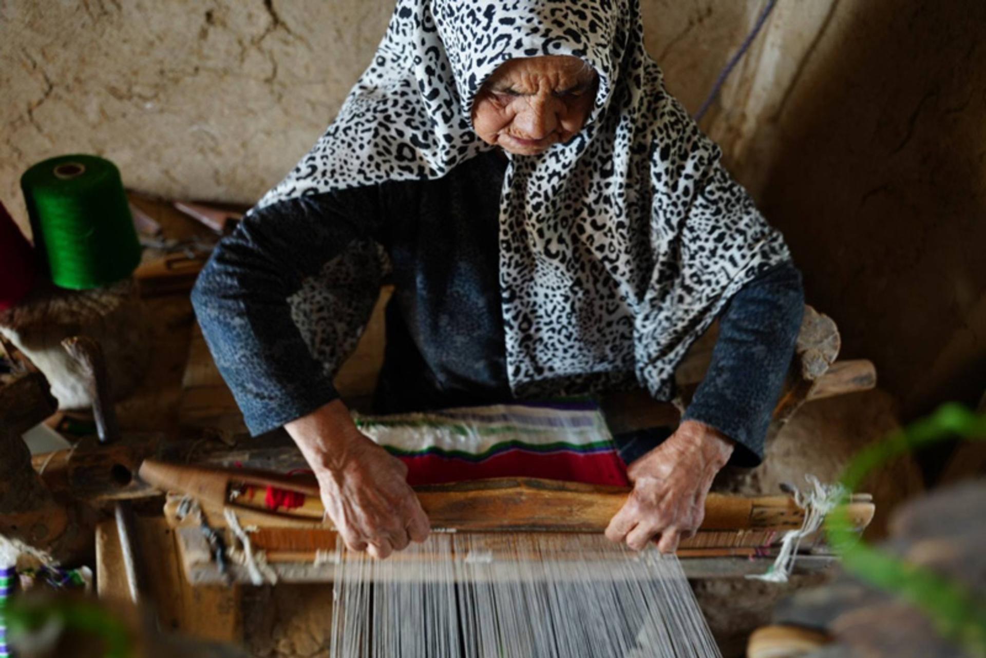 تانه بافی در روستای قلعه بالا
