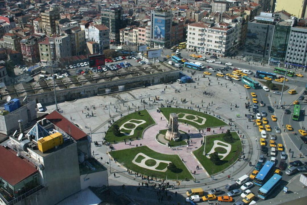 نمای بالا از میدان تکسیم ترکیه