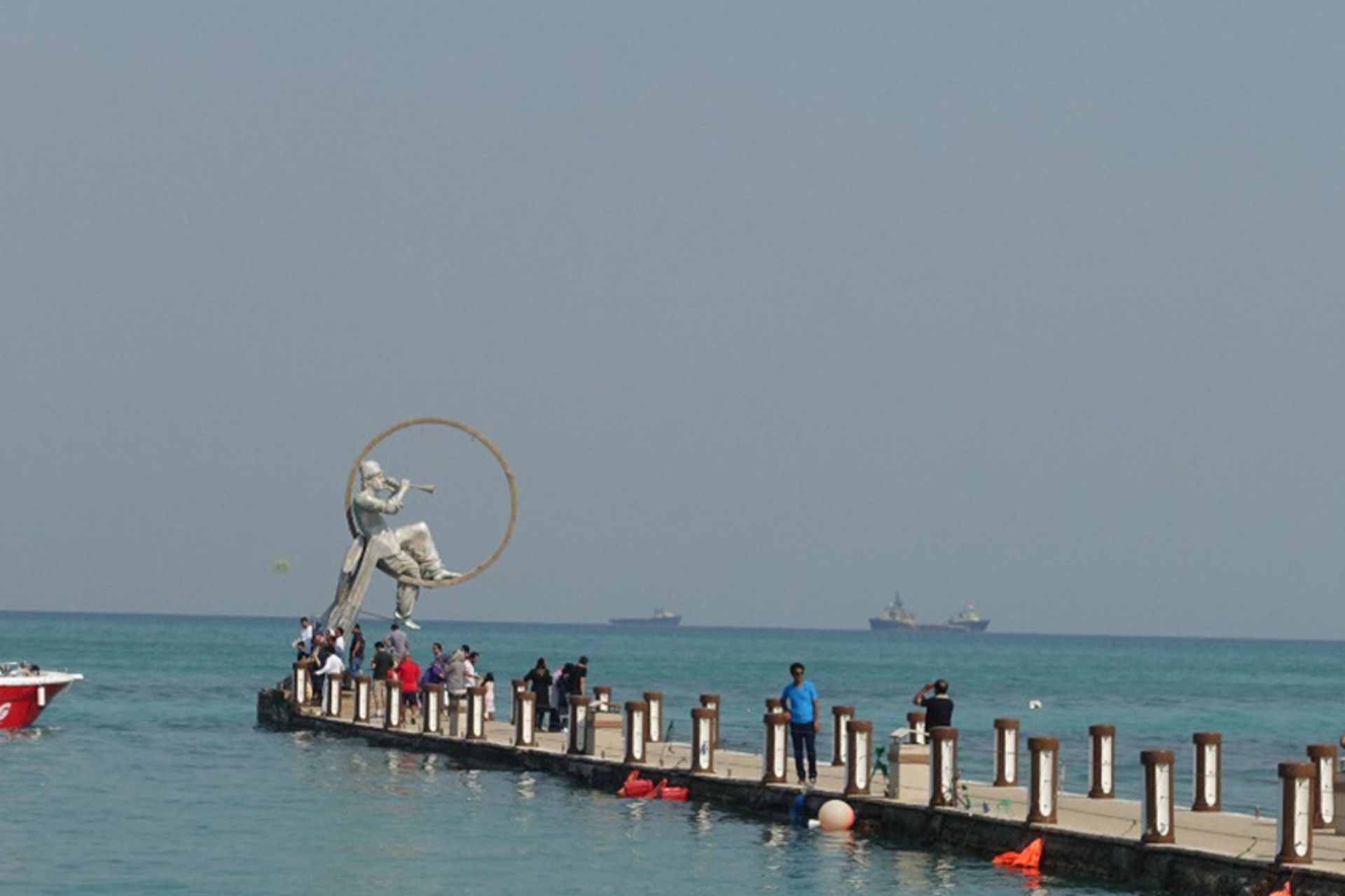 اسکله ساحل مرجان کیش