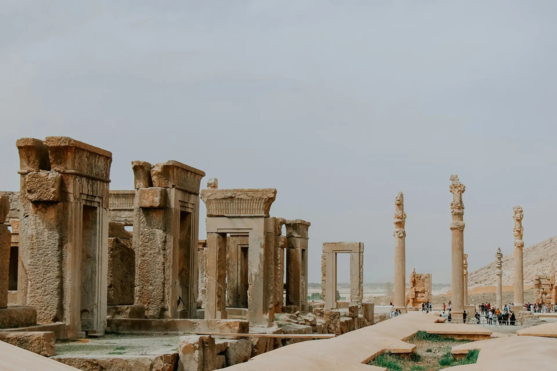 حضور گردشگران در محوطه پاسارگاد شیراز