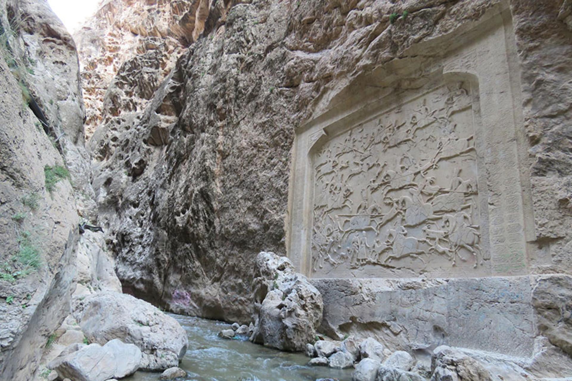 سنگ نگاره تاریخی تنگه واشی