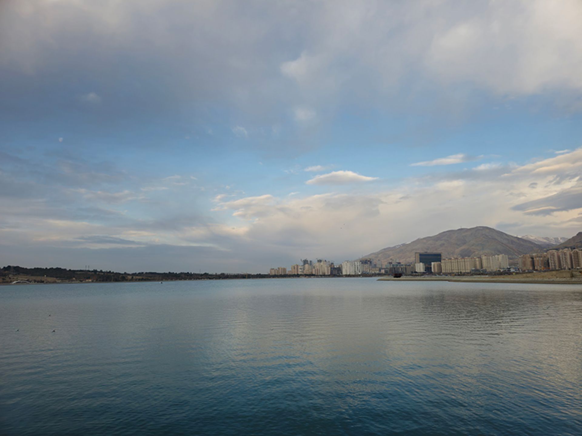 وسعت دریاچه چیتگر بزرگ‌ ترین دریاچه مصنوعی ایران