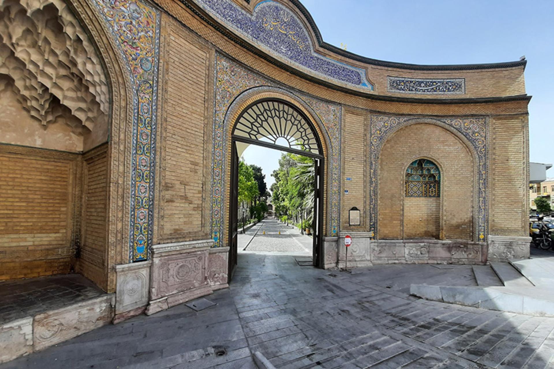 ورودی عمارت مسعودیه تهران
