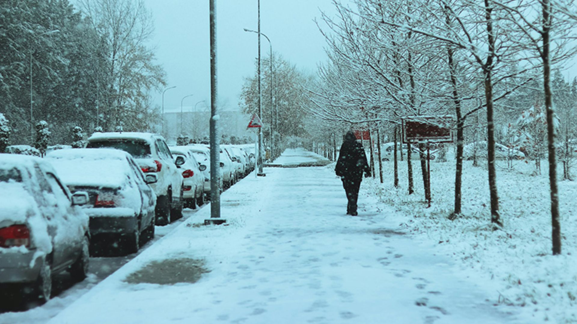 خیابان های پوشیده از برف رشت در زمستان