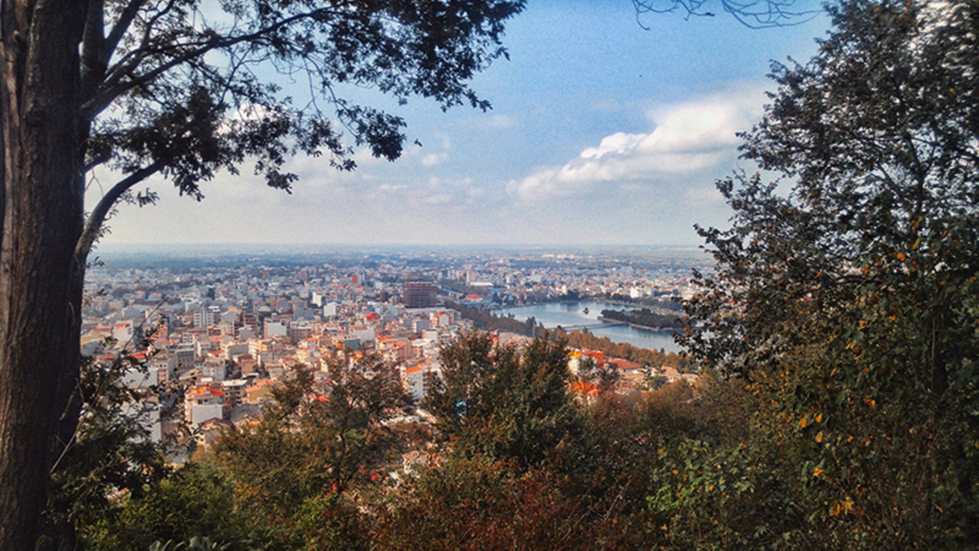 شهر لاهیجان از نمای ارتفاعات حاشیه شهر