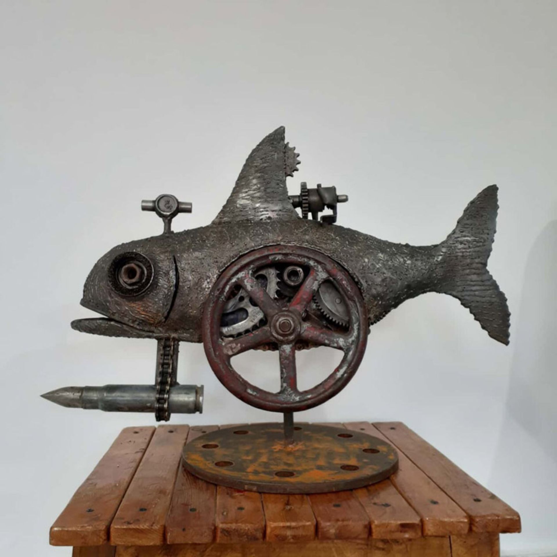 مجسمه فلزی ماهی