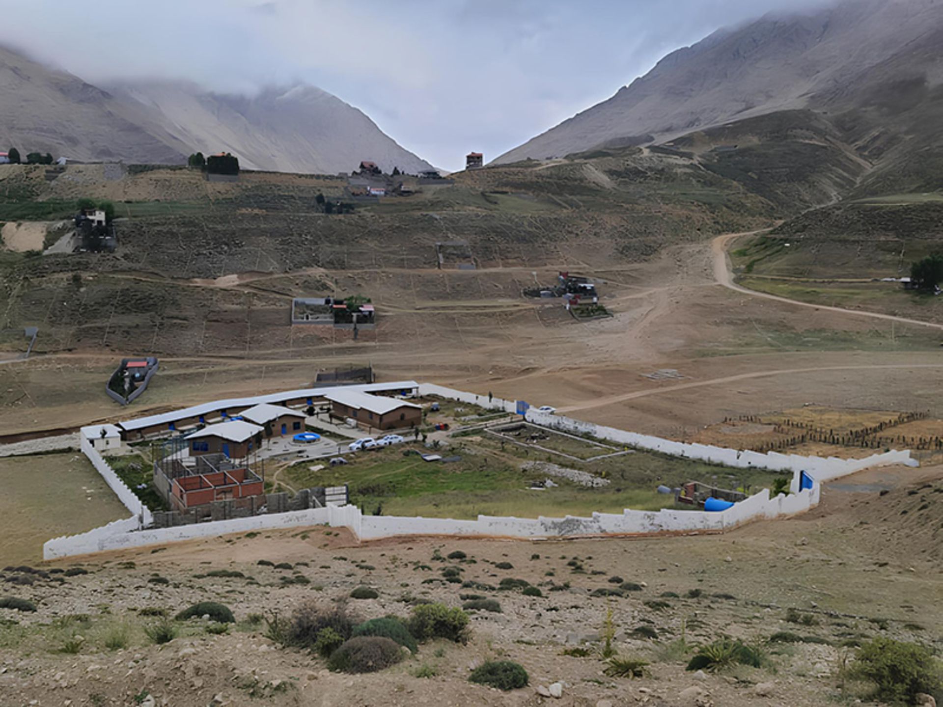 مجموعه اقامتی دهکده کاه‌ گلی پلور