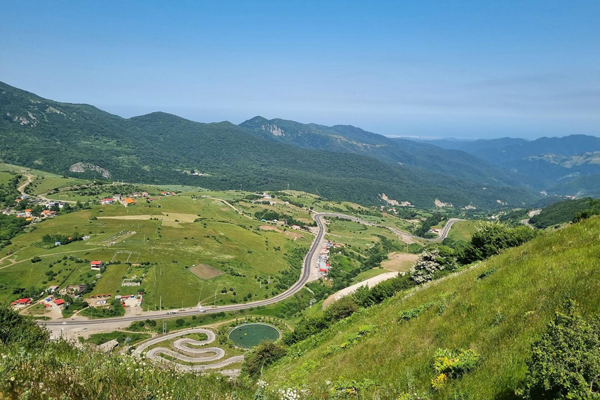 طبیعت سرسبز گردنه حیران
