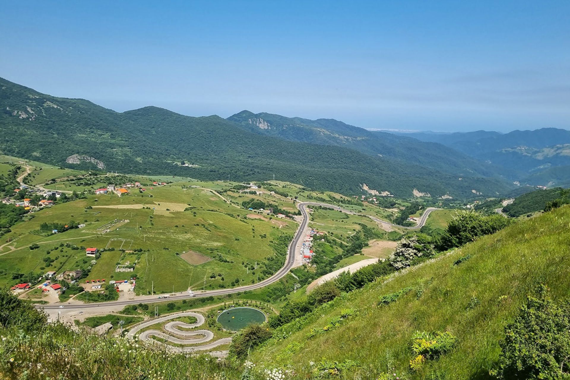 طبیعت سرسبز گردنه حیران