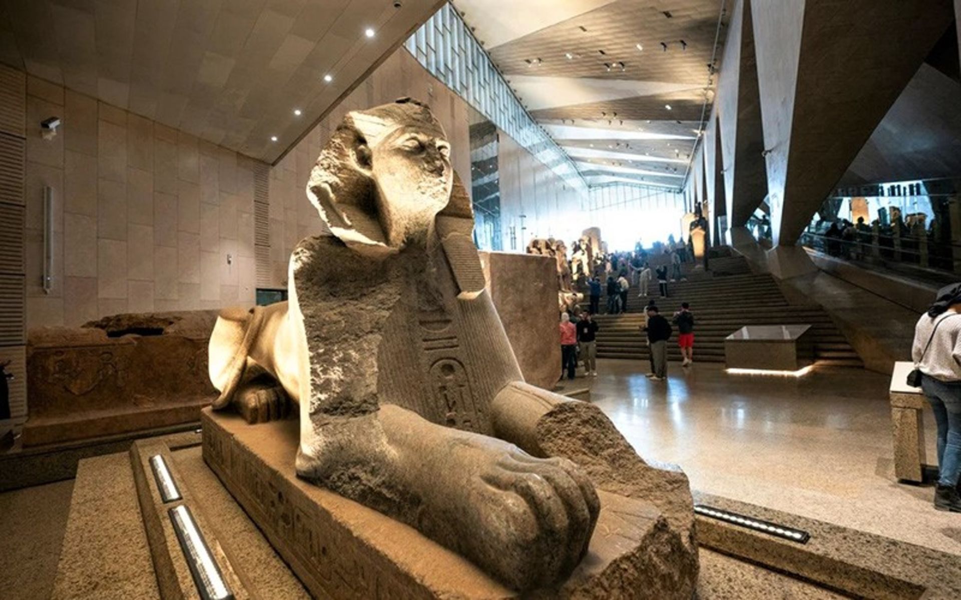 مجسمه سنگی در موزه بزرگ مصر