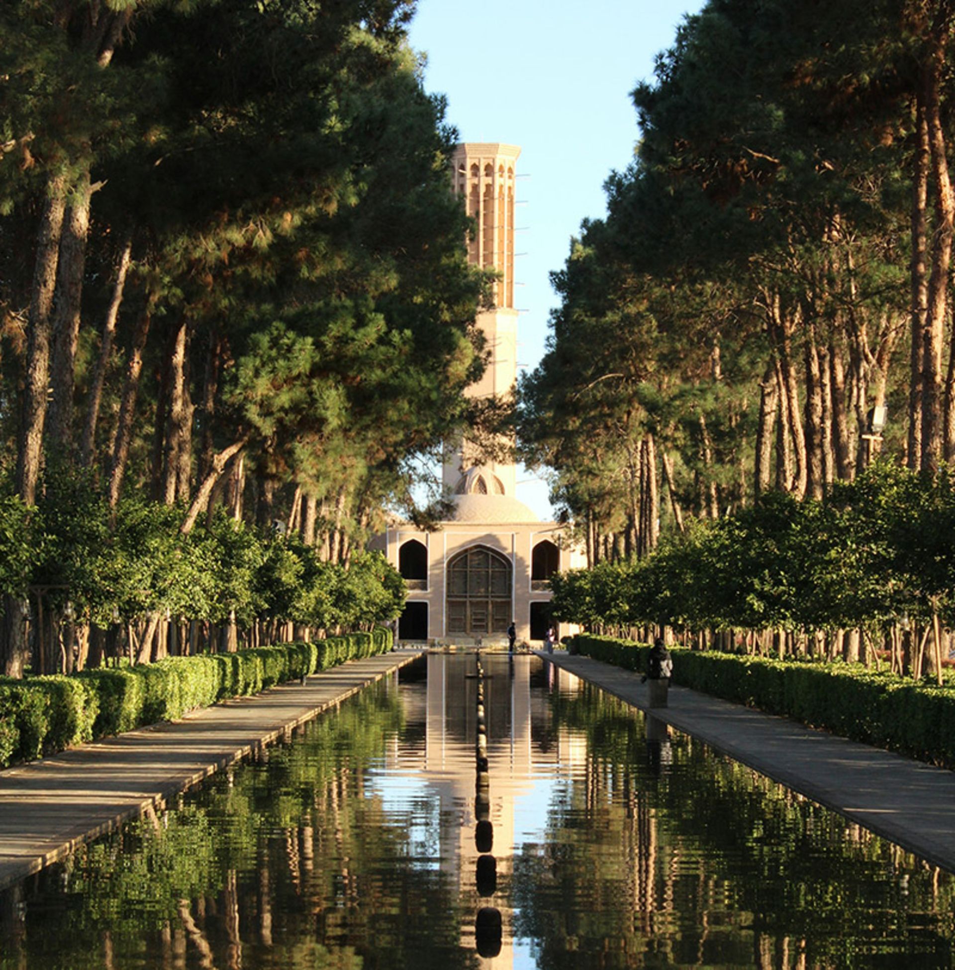 باغ دولت‌ آباد یزد در فصل بهار