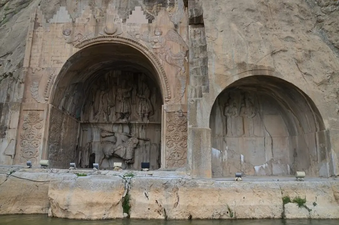 حجاری های طاق بستان