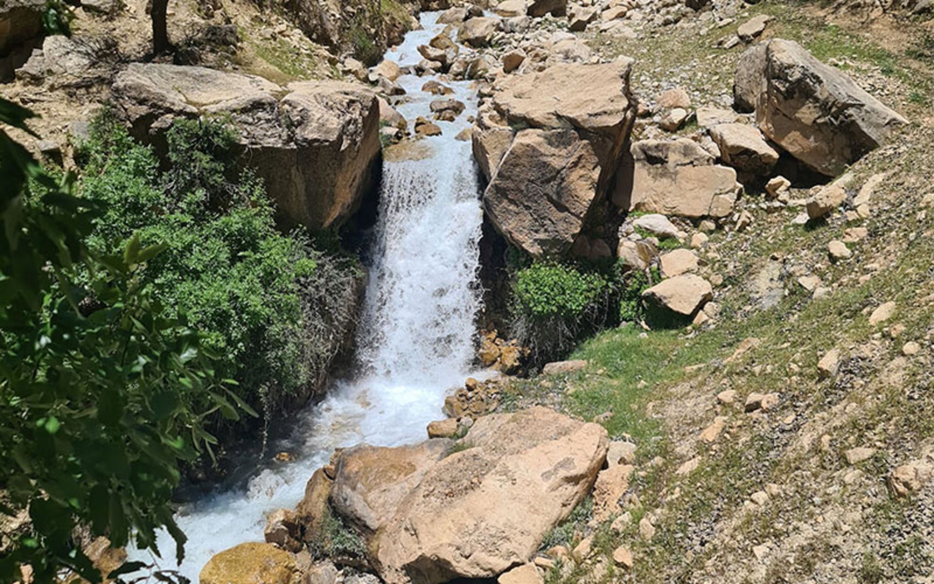 ارتفاع آبشار طوف لوچه