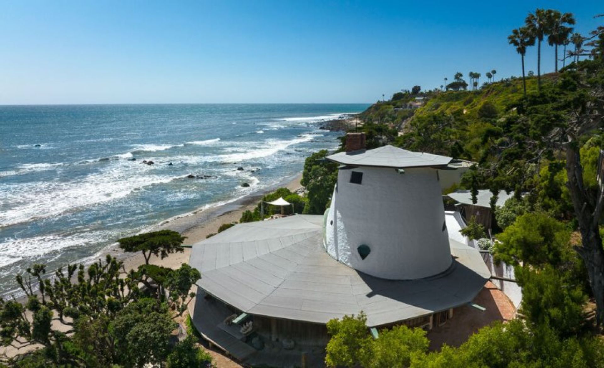 نمای بیرونی خانه قلعه‌ شنی در آمریکا