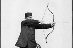 ژست مظفرالدین شاه با کمان تاریخی؛ راز صاحب کمان ارزشمند فاش شد!