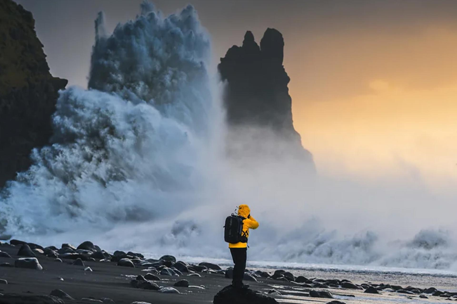 موجی سهمگین در غروب
