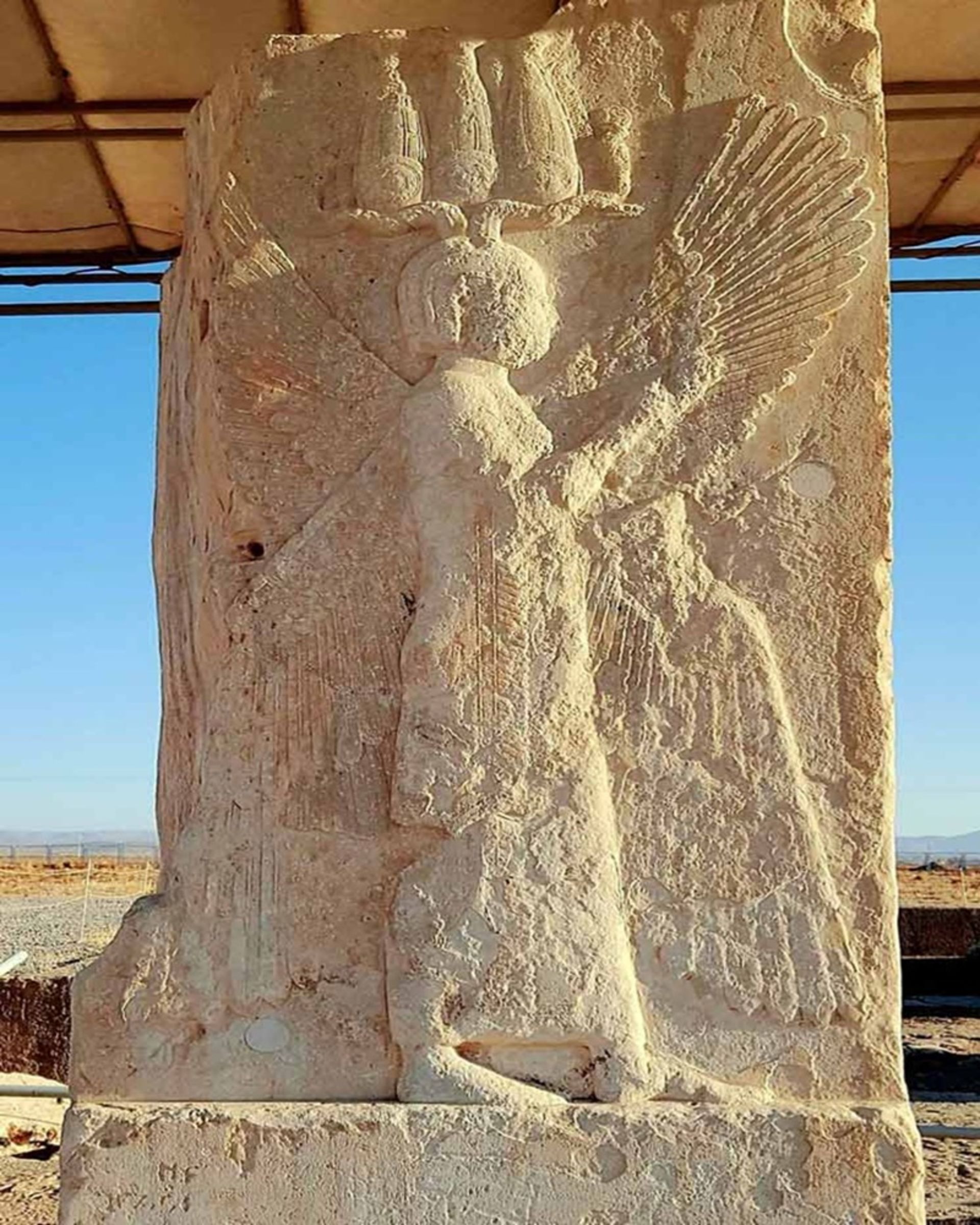 کتیبه کوروش کبیر