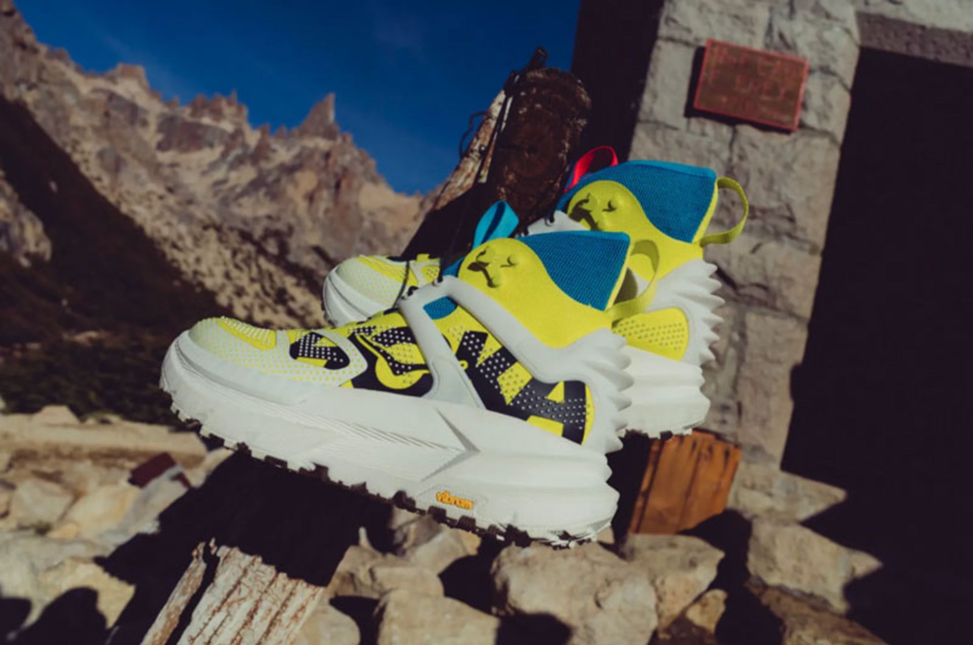 کفش هوکا مافات ایکس هایک در کوه