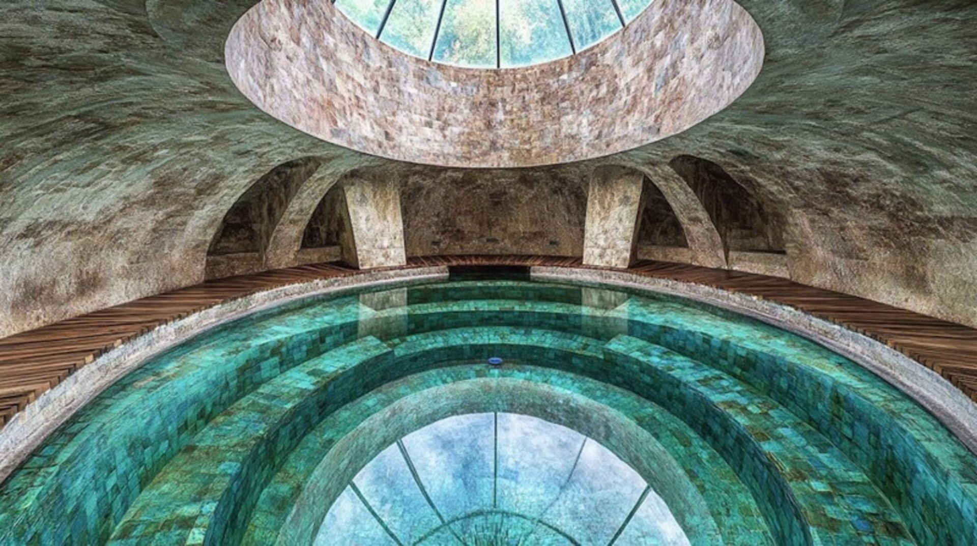 حوض بزرگی در پناهگاه باداب سورت