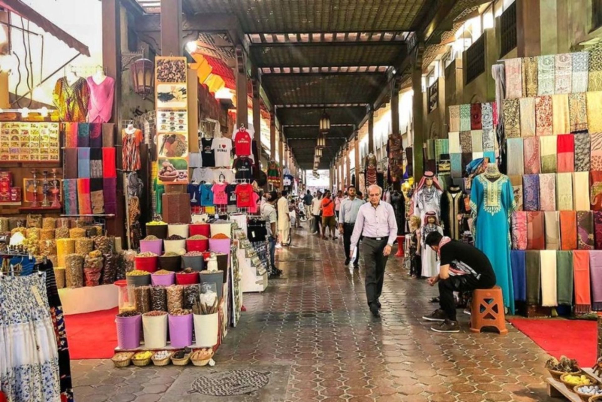 مغازه های بازار پارچه دبی 