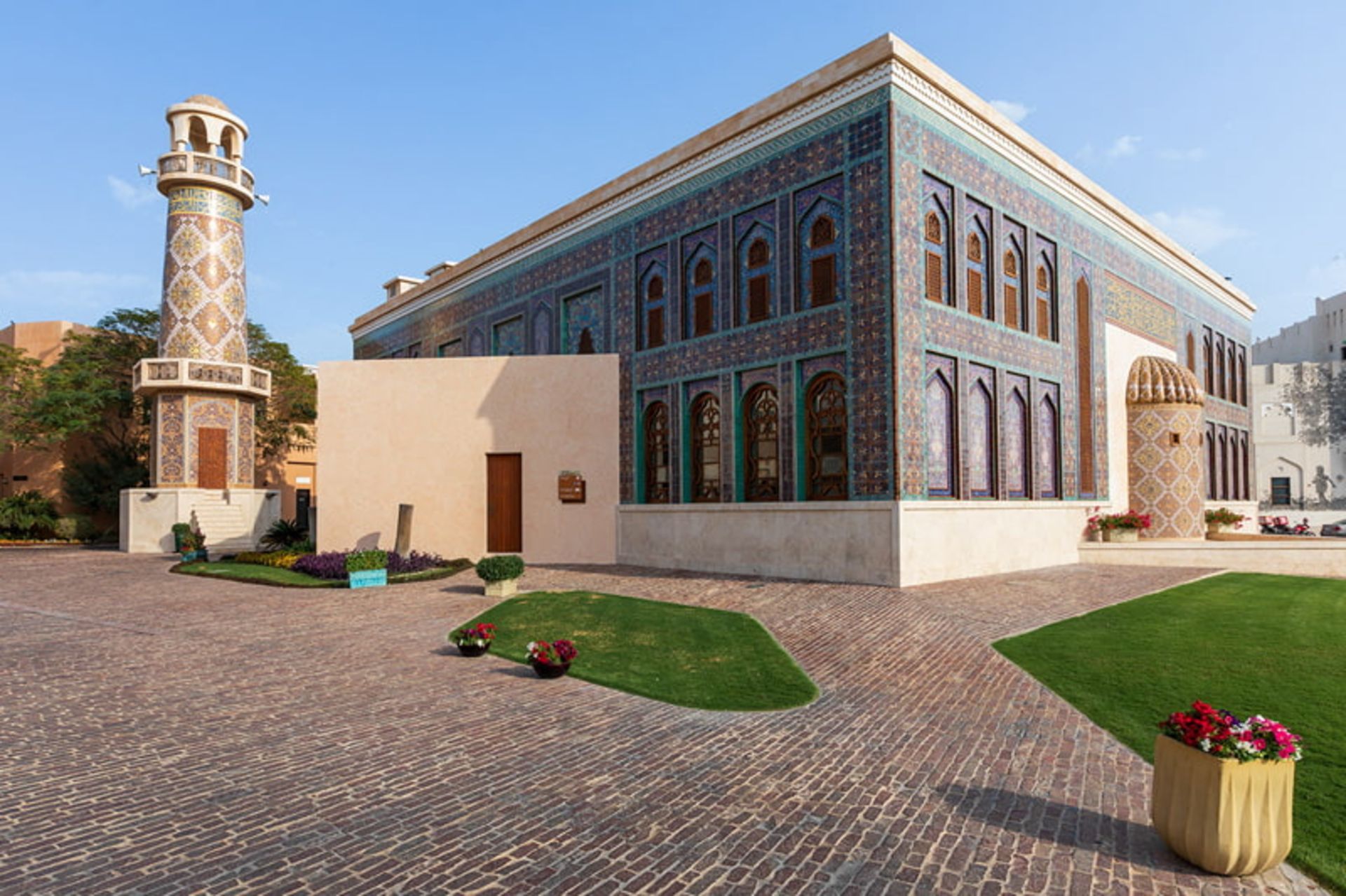 مسجد کاتارا و معماری رنگارنگ
