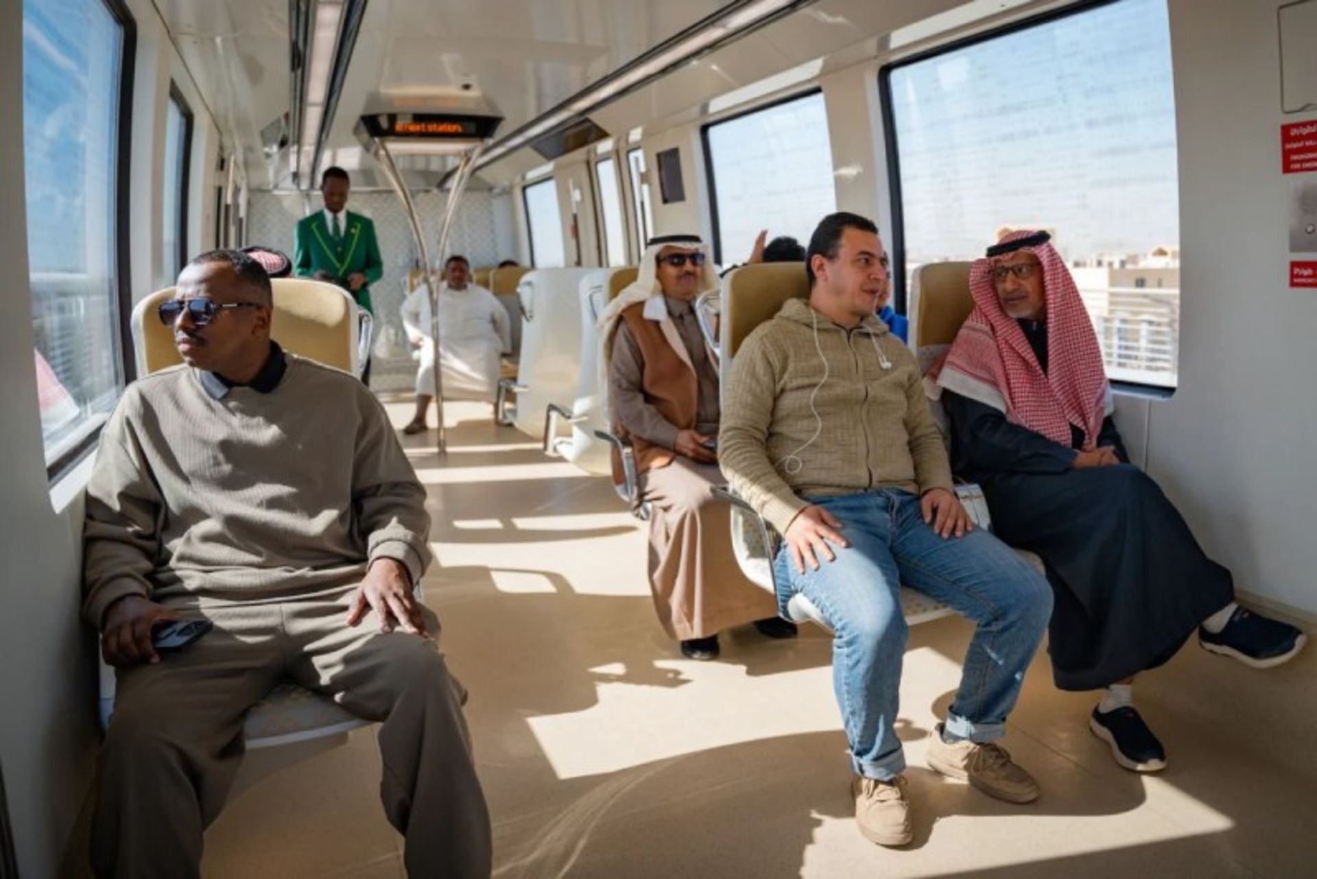 مسافران در مترو ریاض