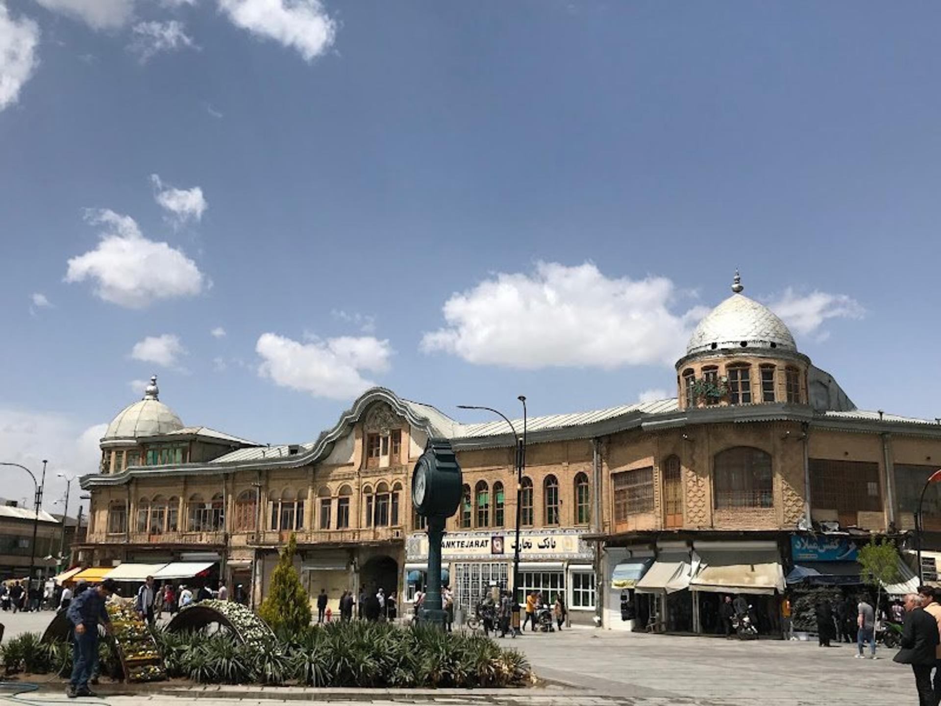 ساختمان های میدان امام خمینی همدان