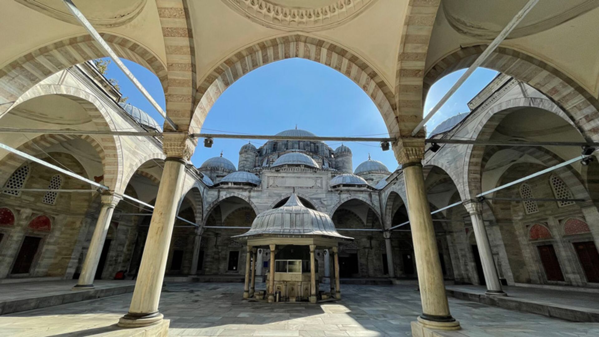 صحن حیاط مسجد شاهزاده استانبول