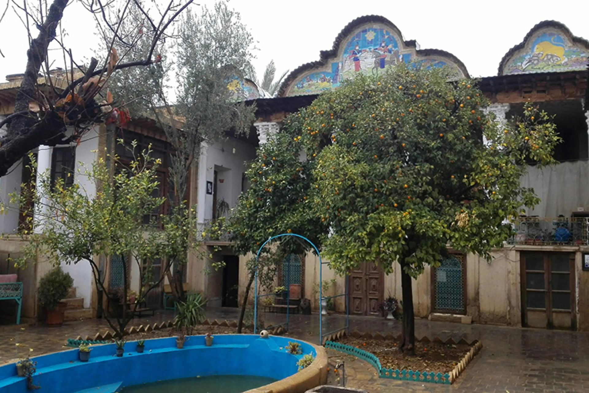 حیاط خانه سعادت